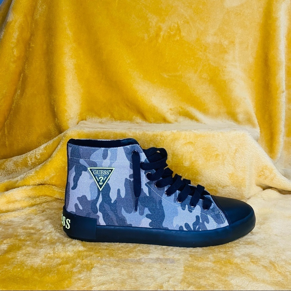 Guess high top sneakers 
Camo camouflage canvas